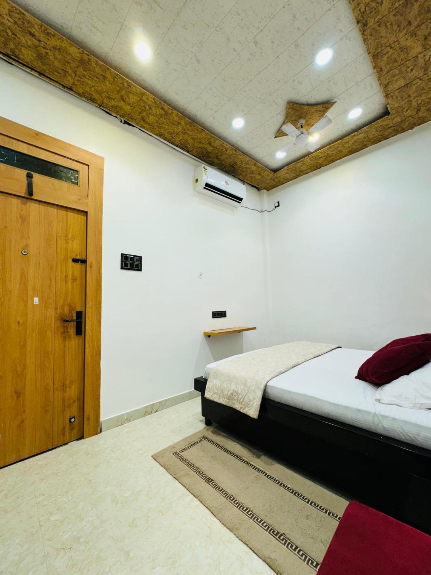 Aura Guest house Varanasi